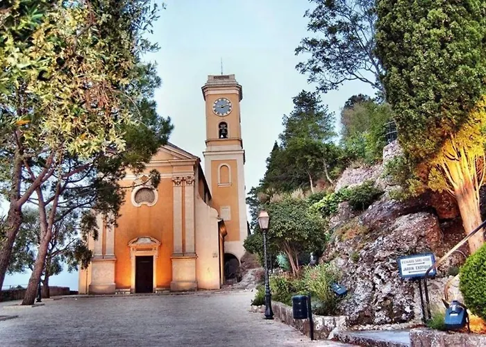 Studio Tout Confort Avec Parking Et Terrasse A Eze Village