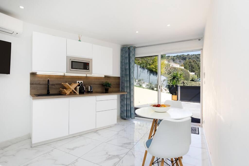 Confort Avec Parking Et Terrasse A Village Èze