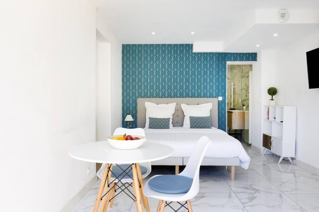 Rénové Avec Parking Et Terrasse à Village Appartement